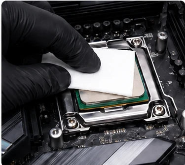 Clean the CPU contact surface before applying METALLIQ